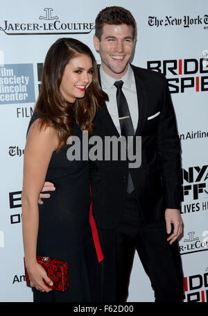 53. New York Film Festival - "Agentenbrücke' - Roter Teppich Ankünfte mit: Nina Dobrev, Austin Stowell Where: Manhattan, New York, Vereinigte Staaten, wann: 5. Oktober 2015 Stockfoto