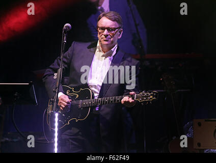 Squeeze Höchstleistungen Liverpool Phiharmonic Hall Featuring: Chris Difford, wo Squeeze: Liverpool, Vereinigtes Königreich bei: 5. Oktober 2015 Stockfoto