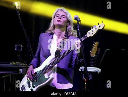 Squeeze Höchstleistungen Liverpool Phiharmonic Hall Featuring: Lucy Shaw, wo Squeeze: Liverpool, Vereinigtes Königreich bei: 5. Oktober 2015 Stockfoto