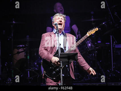 Squeeze Höchstleistungen Liverpool Phiharmonic Hall Featuring: Glenn Tilbrook, wo Squeeze: Liverpool, Vereinigtes Königreich bei: 5. Oktober 2015 Stockfoto