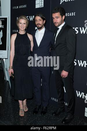 New York, NY, USA. 10. November 2015. Cynthia Nixon, Josh Mond, Christopher Abbott bei Ankunft für die Opening Night der MoMA achte jährliche Anwärter mit The Film Arcade JAMES WHITE, Museum of Modern Art (MoMA), New York, NY 10. November 2015. Bildnachweis: Lev Radin/Everett Collection/Alamy Live-Nachrichten Stockfoto