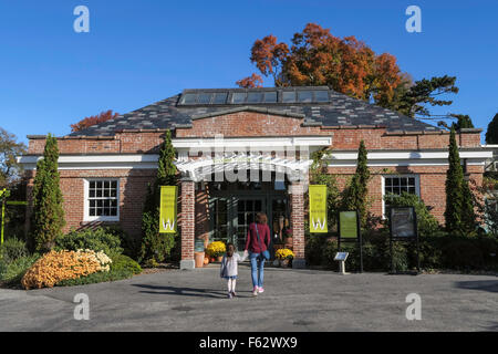 Perkins-Besucherzentrum & Shop, Wave Hill öffentlichen Garten in der Bronx, New York, USA Stockfoto