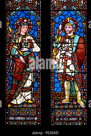 London, England, Vereinigtes Königreich. Allerheiligenkirche, Margaret Street. Glasmalerei-Fenster: St. Catherine und St. Alban Stockfoto