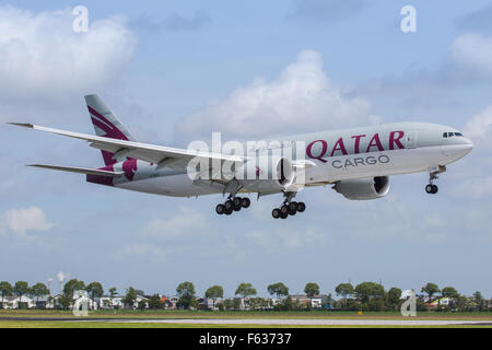 QATAR Cargo Boeing777 Stockfoto