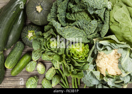 Sortiment von grünem Gemüse Stockfoto