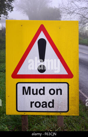 Schlamm auf Straße voraus Warnung melden Yorkshire Vereinigtes Königreich Stockfoto