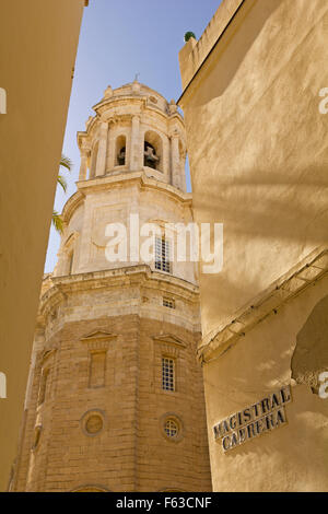 Neue Kathedrale oder Catedral de Santa Cruz in Cadiz, Andalusien Spanien Stockfoto