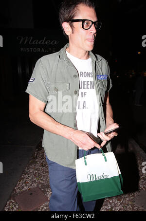 Johnny Knoxville holt einige Speisen zum Mitnehmen von Madeo Restaurant Beverly Hills mit: Johnny Knoxville wo: Los Angeles, California, Vereinigte Staaten von Amerika bei: 8. Oktober 2015 Stockfoto