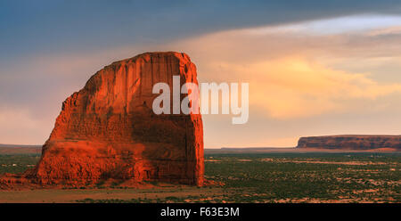 Tanzende Felsen in der Nähe von Rock Point im Navajo Reservat im nördlichen Arizona, USA Stockfoto