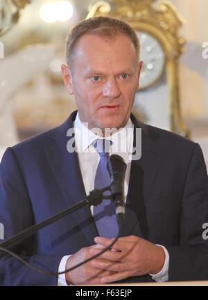 Präsident des Europäischen Rates Donald Tusk und Bulgariens Ministerpräsident Bojko Borissow sprechen während einer Pressekonferenz in Varna, die östlich von der bulgarischen Hauptstadt Sofia statt. Donald Tusk ist zu einem zweitägigen Besuch in Bulgarien die Flüchtlingskrise in diskutieren Stockfoto