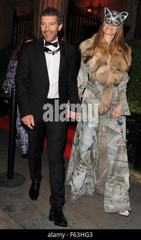 verschiedene prominente gesehen an- und Abreise Eva Cavalli VIP Geburtstag party Featuring: Antonio Banderas Nicole Kimpel Where: London, Vereinigtes Königreich bei: 9. Oktober 2015 Stockfoto