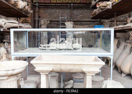 Besetzung der Körper des Opfers, ein Kind, die antike römische Stadt Pompeji, Italien Stockfoto