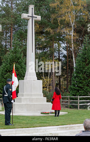 Kanadische Abschnitt Brookwood Militärfriedhof Armistice Day Zeremonie Stockfoto