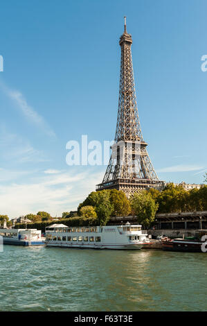 Frankreich, Paris, tour Eiffel, gesehen vom Seineufer Stockfoto