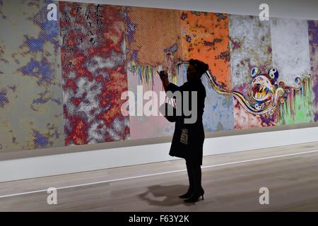 11. November 2015 - Tokyo, Japan - Kunstfotografie Gönner das faszinierende Kunstwerk Japans international renommierten zeitgenössischen Künstlers Takashi Murakami in der Ausstellung mit dem Titel Takashi Murakami: The 500 Arhats im Mori Art Museum, Tokio, Japan. Fotografie in den Galerien der Ausstellung Takashi Murakami: The 500 Arhats darf für den privaten Gebrauch und für den Austausch auf social Media Websites. Die Ausstellung im Mori Art Museum läuft vom 31. Oktober 2105 durch 6. März 2016. (Kredit-Bild: © Rory frohe über ZUMA Draht) Stockfoto