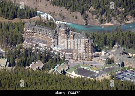 Das Fairmont Banff Springs Hotel, Alberta, Kanada, Ansicht von oben. Stockfoto