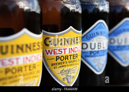 Flaschen von Guinness-Westindien und Dublin Porter Stockfoto