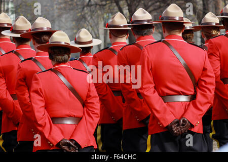 Montreal, Kanada. 11. November 2015. Remembrance Day Feierlichkeiten an der McGill University in Montreal, que, 11. November 2015. Bildnachweis: Lee Brown/Alamy Live-Nachrichten Stockfoto