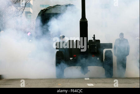 Montreal, Kanada. 11. November 2015. Remembrance Day Feierlichkeiten an der McGill University in Montreal, que, 11. November 2015. Bildnachweis: Lee Brown/Alamy Live-Nachrichten Stockfoto