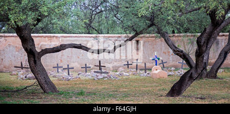 Tumacacori, Arizona - der Friedhof an der Mission San José de Tumacácori am Tumacácori National Historical Park. Stockfoto