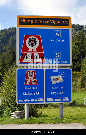 Melden Sie Post mit Bezug auf die Vignetten-Pflicht auf Autobahn in Österreich. Stockfoto