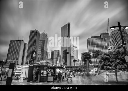 Langzeitbelichtung Bild der Hussle und Trubel in Circular Quay, Sydney Australia Stockfoto