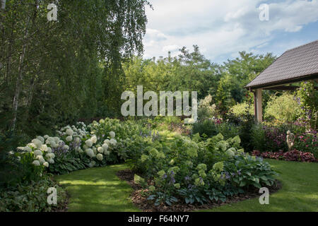 Wilcza Gora Garten im Sommer. Stockfoto