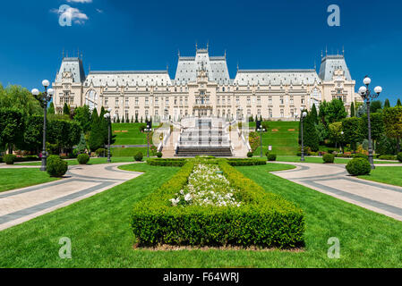 IASI, Rumänien - 3. August 2015: Palast der Kultur ist der Hauptanziehungspunkt der moldawischen Hauptstadt, es beherbergt heute das Mol Stockfoto