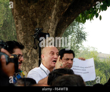 Senior, indischer Schauspieler und populäre Berühmtheit Anupam Kher Adressierung des Marsches für Indien Rally in Neu-Delhi. Stockfoto