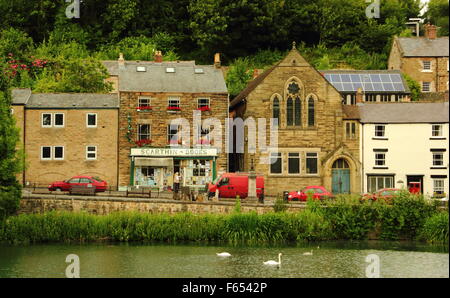 Scarthin Bücher am Teich in Cromford in Derbyshire Dales nahe Matlock, Derbyshire England UK Stockfoto