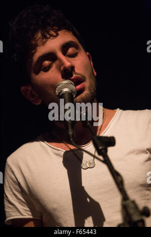 Mailand Italien. 11. November 2015. Die belgische Elektropop-Band live auf der Bühne Fabrique Eröffnungsshow von Roisin Murphy Kredit OSCAR führt und THE WOLF: Rodolfo weitertransferiert/Alamy Live News Stockfoto