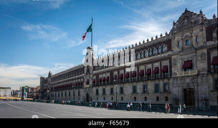 National Palace in Mexiko Citys Zócalo. (Palacio Nacional) Stockfoto