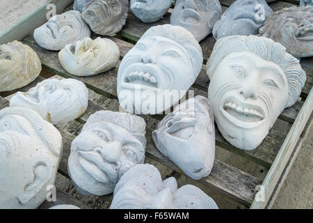 Gartenstatue Mit Gesicht Stockfoto Bild 4741917 Alamy