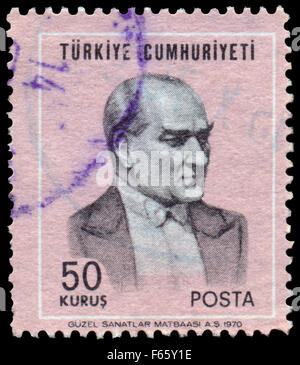 Türkei - CIRCA 1970: Briefmarke gedruckt in der Türkei zeigt ein Porträt von Kemal Atatürk, ca. 1970. Stockfoto