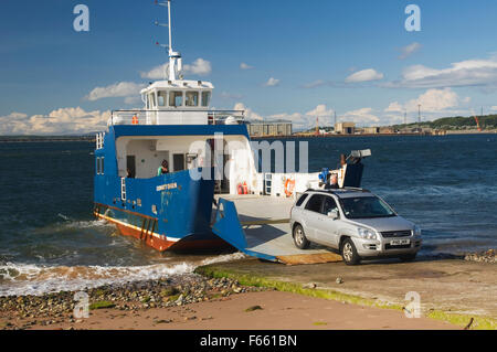 Die vier Autofähre "Cromarty Queen", die zwischen Cromarty und Nigg im Cromarty Firth, Ross-Shire, Schottland verläuft. Stockfoto