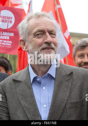 Jeremy Corbyn, Führer der Arbeitspartei, spricht über die Renationalisierung der Eisenbahnen Stockfoto