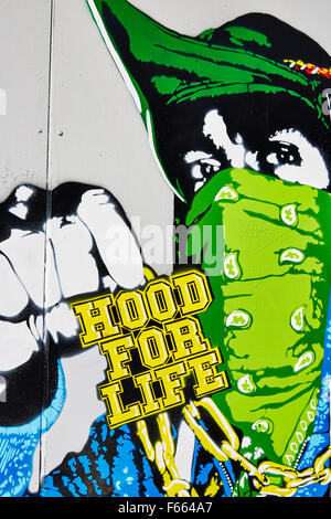 Hood For Life Schablone Graffiti Arbeiten von Streetart-Künstler Maseu in Sneinton Market, Nottingham, England. Stockfoto