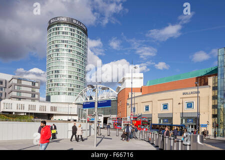 Die Skyline von Birmingham vom Eingang des Birmingham Grand Central Shopping Centre und Bahnhof New Street, Birmingham, England Stockfoto