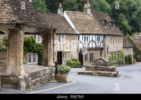 Castle Combe betrachtet durch einiges als "Das schönste Dorf in England", Wiltshire, England, UK Stockfoto