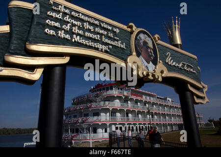 American Cruise Lines Königin der Mississippi Riverboat Anrufe bei Hannibal, MO Stockfoto