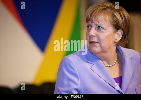 Valletta, Malta. 12. November 2015. Bundeskanzlerin Angela Merkel besucht ein informelles Treffen der Staats- und Regierungschefs über die Einwanderung in Valletta, Malta am 12. November 2015. Bildnachweis: Jin Yu/Xinhua/Alamy Live-Nachrichten Stockfoto