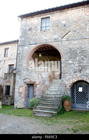 Castello di Tocchi - rustikale Häuser in der Toskana, am frühen Morgen Stockfoto