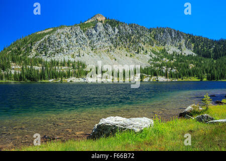 Huntsberger See unter Huntsberger Höchststand im Wal Creek Becken des Bereichs Felchen in der Nähe von Fortine, montana Stockfoto