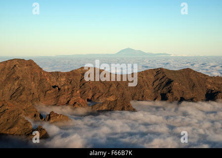 Teneriffa und Berg Teide gesehen aus dem Roque de Los Muchachos auf La Palma, Kanarische Inseln, Spanien Stockfoto