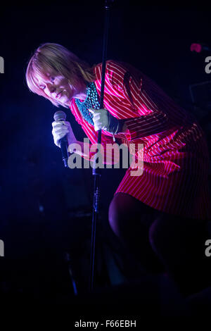 Mailand Italien. 11. November 2015. Die irische Sängerin ROISIN MURPHY führt live auf der Bühne Fabrique, sein neues Album "Haarlose Toys" präsentieren Stockfoto