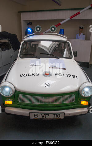 DDR "Völker" Polizeiauto in der Trabant-Museum am Checkpoint Charlie, Berlin, Deutschland Stockfoto