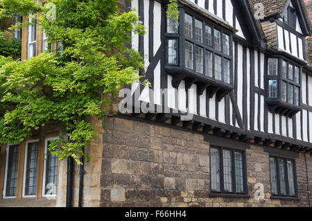 Abbeylands, einem Elisabethanischen Gebäude in Billig Straße, Sherborne. Jetzt ein Internat für Gelehrte von Sherborne School. Dorset, England, UK. Stockfoto