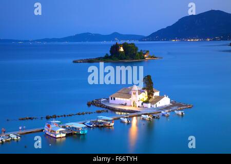 Vlacherna Kloster und die Kirche der Pantokrator auf Mouse Island, Kanoni, Korfu, Ionische Inseln Stockfoto