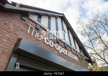 West Didsbury Koop-Burton unterwegs. Stockfoto