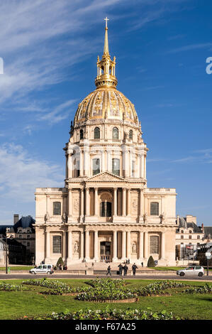 Les Invalides ist ein Komplex von Museen und Sehenswürdigkeiten in Paris und die Grabstätte für einige berühmte Franzosen Stockfoto